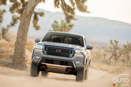 2022 Nissan Frontier, front